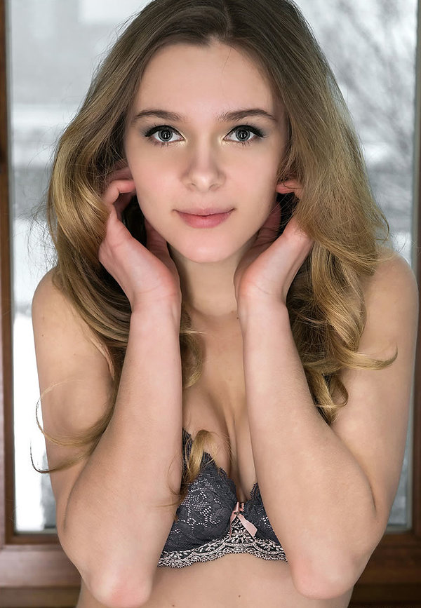 Александра, 25